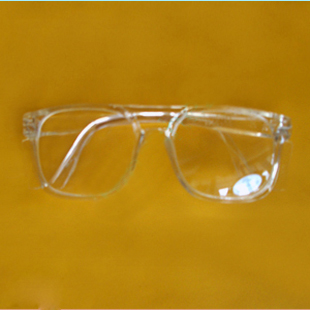 ��ɫ���_�����R